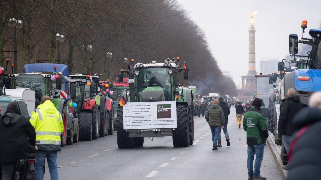 Bauernproteste: 5000 Traktoren Rollen Nach Berlin ...