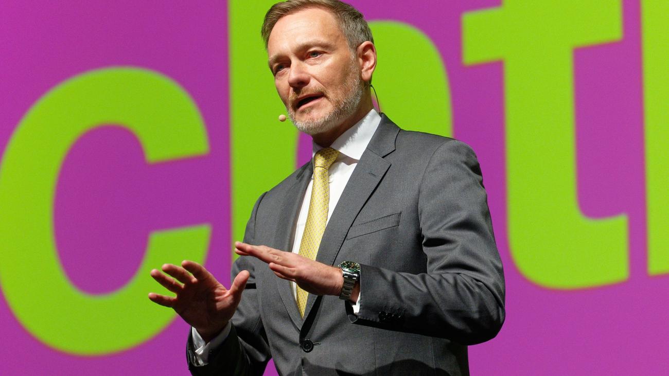 Politik: Warnung vor Folgen eines gescheiterten AfD-Verbotsverfahrens ...