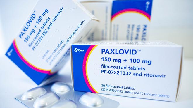 Gesundheit: Mehrere Apotheken werden verdächtigt, das Corona-Medikament Paxlovid illegal weiterverkauft zu haben.