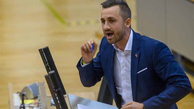 Landtag: Heuer: Fraktionen bereiten Antrag zu Abwahl Siegmunds vor | DIE  ZEIT