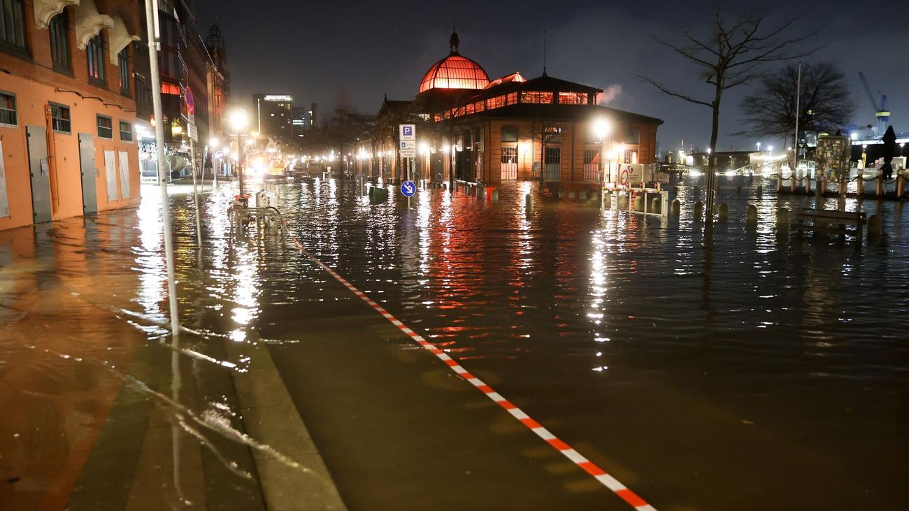 Urgences : une onde de tempête inonde à nouveau le marché aux poissons de Hambourg
