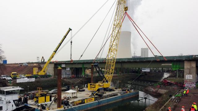 Kurioses: 320-Tonnen-Brückenteil an A43 bei Recklinghausen gehoben