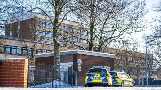 Notfall: Polizeieinsatz an Bremer Schule nach anonymem Anruf beendet
