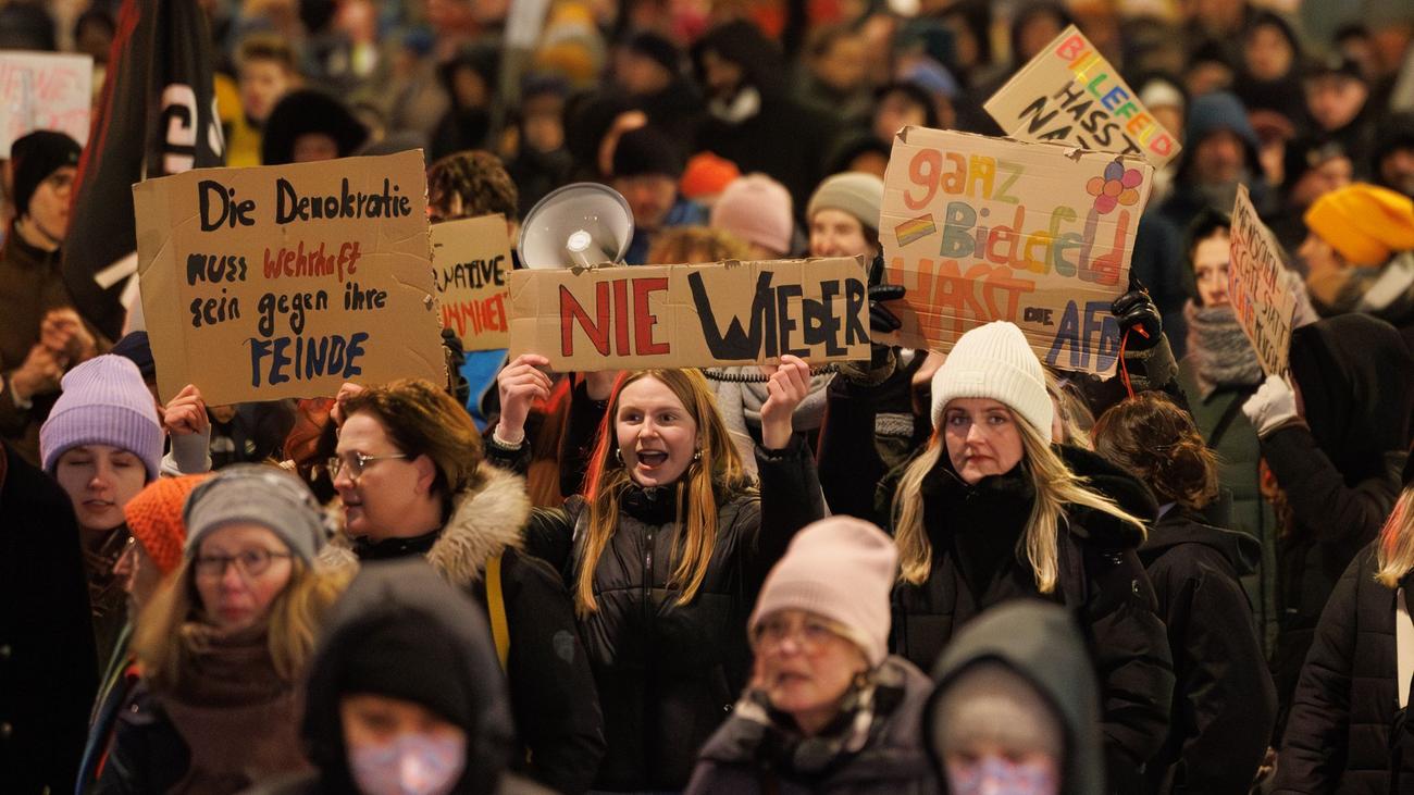 Demonstrationen: Demos Gegen Rechts In Vielen Städten | ZEIT ONLINE