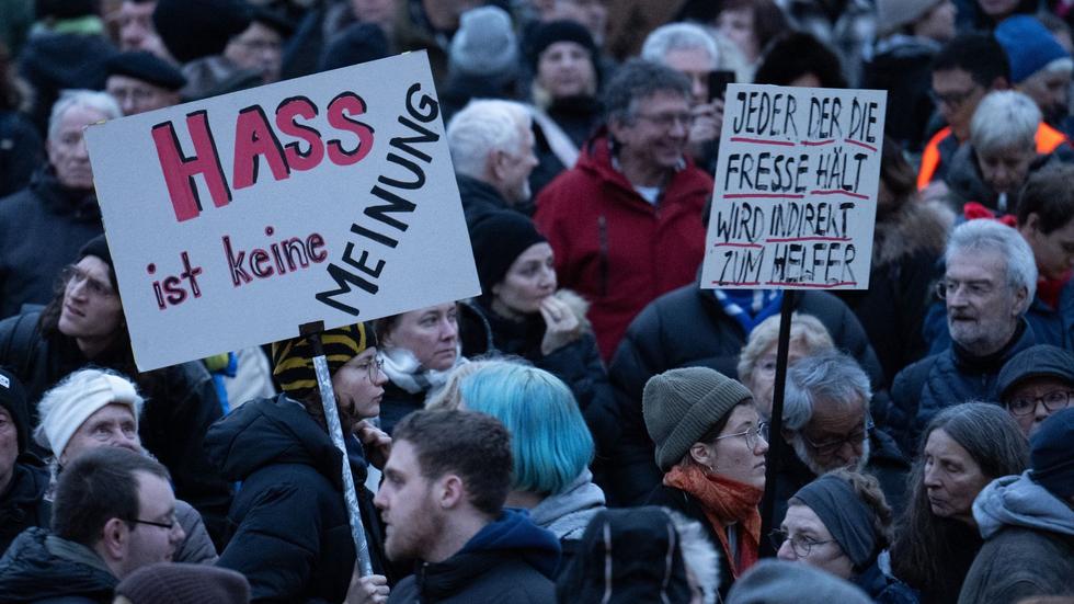 Extremismus: 17.000 Teilnehmer Bei Demonstration Gegen ...