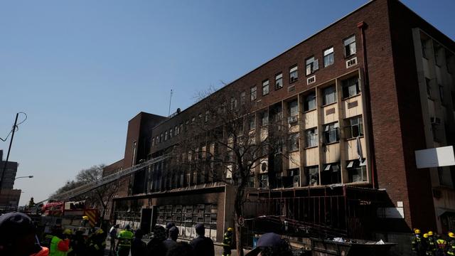 Südafrika : Nach Feuer mit mehr als 70 Toten: Verdächtiger gefasst