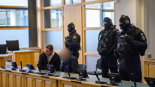 Strafvollzug: Geiselnahme-Prozess gegen Attentäter von Halle läuft