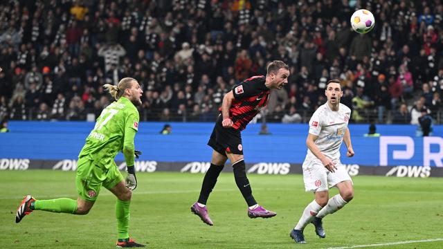 19. Spieltag: Rio-Weltmeister Götze köpft Frankfurt zum Sieg gegen Mainz