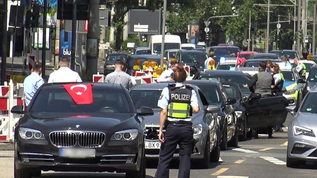 Düsseldorf: Weniger Polizeieinsätze wegen Hochzeitskorsos in NRW 