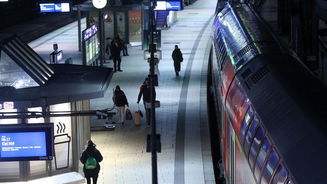 Gewerkschaften: Züge der Deutschen Bahn im Norden rollen wieder