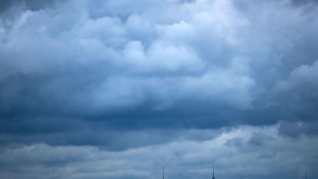 Wetter: Regen und Wind in Sachsen erwartet - auf Fichtelberg Sturm