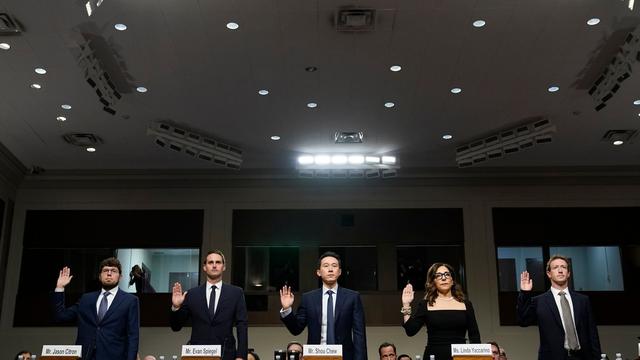 Social Media: Zuckerberg entschuldigt sich bei Eltern in Senats-Anhörung