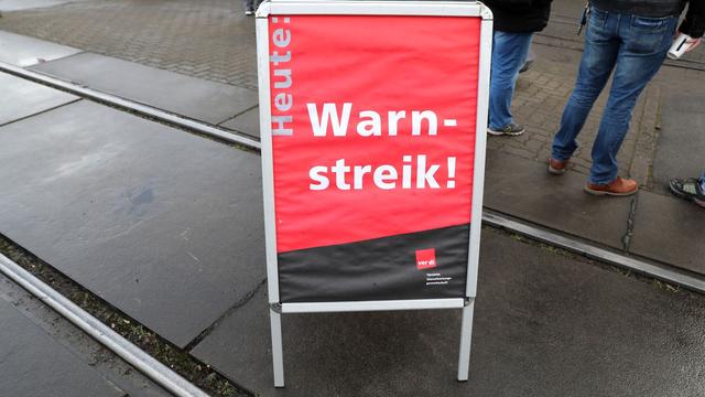 Streik: Warnstreik des ÖPNV: Fast alle Bahnen und Busse stehen still