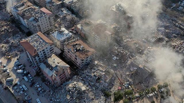 Erdbeben: Forscher vor Jahrestag: Beben kündigten sich vorher an
