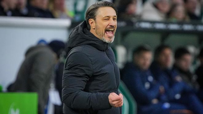 Bundesliga: Chef-Trainer Niko Kovac von Wolfsburg reagiert an der Seitenlinie.