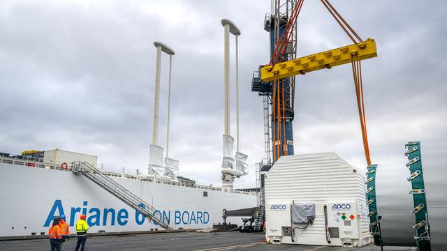Europäische Trägerrakete: Ariane-6-Oberstufe in Bremen auf Schiff verladen