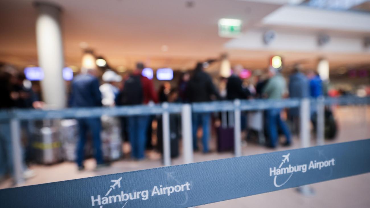 Opération de police : recherché par mandat d’arrêt : arrestation à l’aéroport de Hambourg