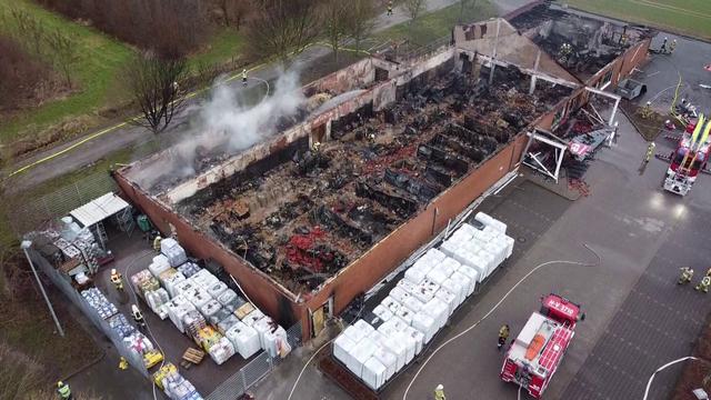 Brand: Rund zwei Millionen Euro Schaden nach Brand in Baumarkt