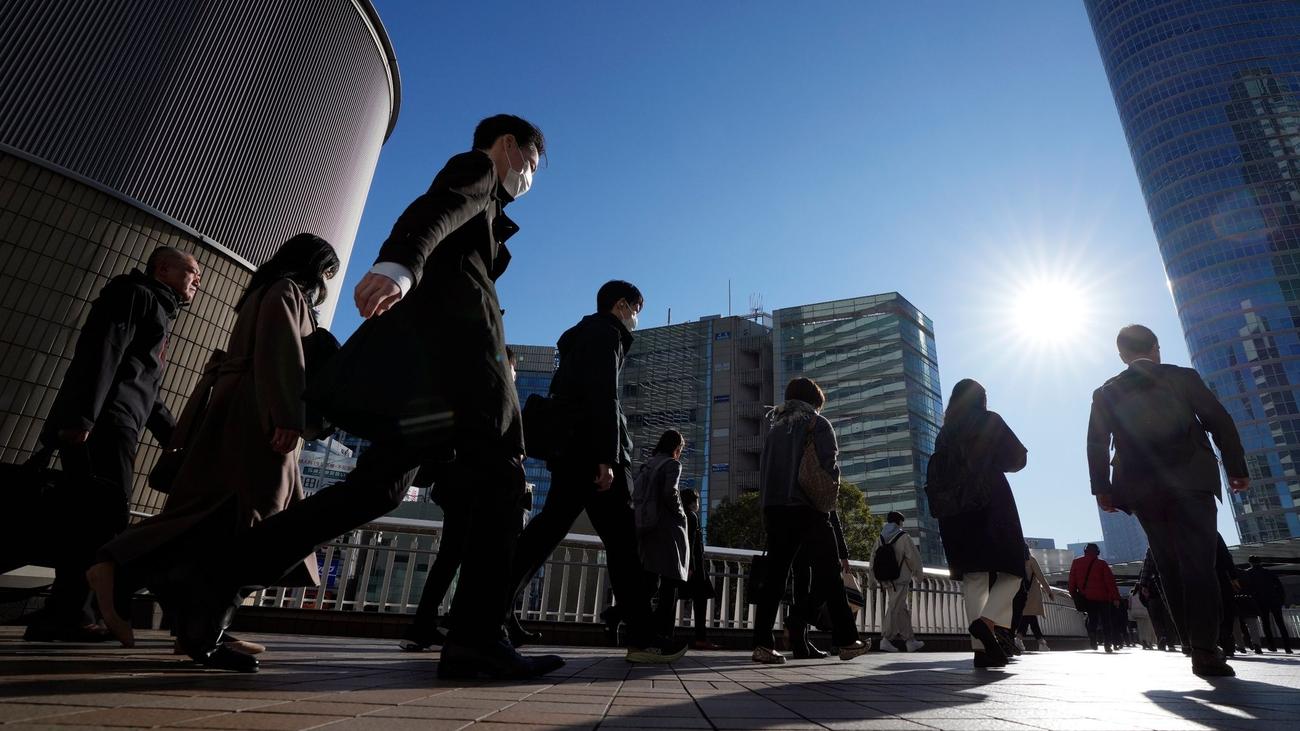 経済情勢: ドイツが日本に代わって世界経済第3位に