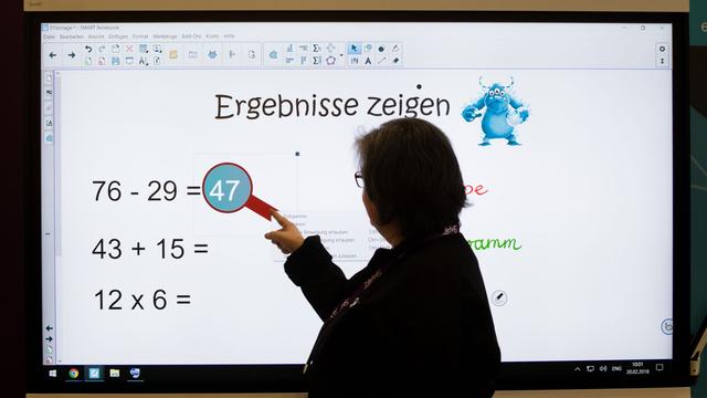 Schulen: Studie: Berliner Lehrkräfte leiden an «digitalem Stress»