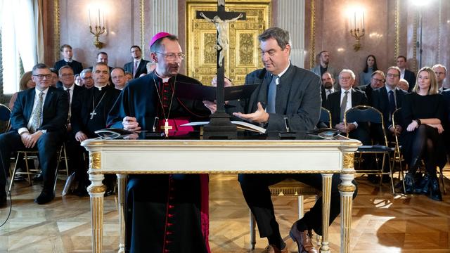 Kirche: Neuer Bamberger Bischof schwört dem Staat Treue