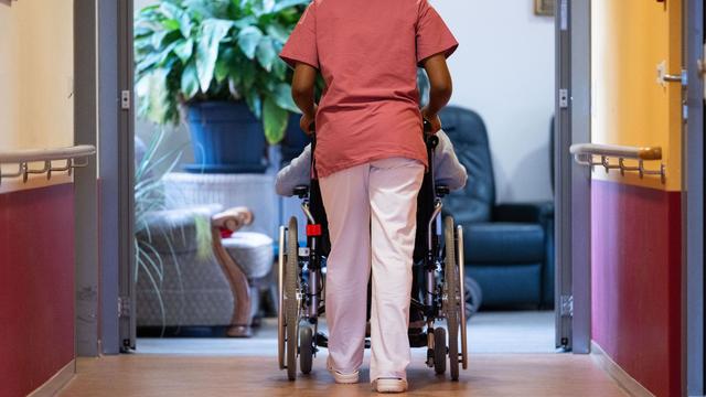 Gesundheit: Tarifverträge in etwa Hälfte der Altenpflegeeinrichtungen