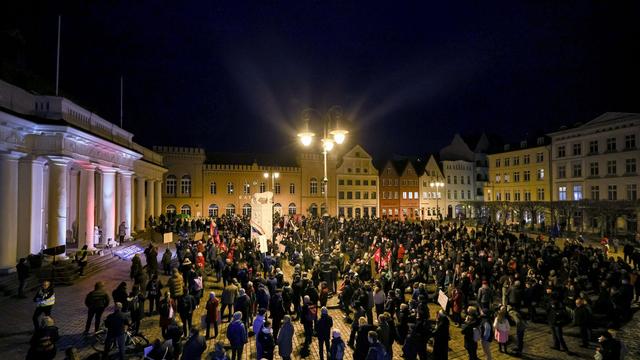 Protest: 600 Menschen bei Demonstration für Demokratie in Schwerin