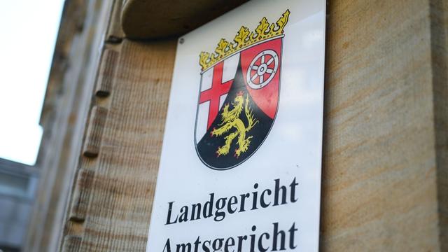 Mainz: Frau mit Mullbinde stranguliert: Ehemann vor Gericht