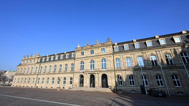 Kriminalität: Neues Schloss in Stuttgart: 15 Scheiben eingeworfen