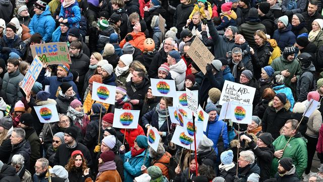 Demonstrationen: Tausende bei Demo gegen Rechtsextremismus in Stuttgart