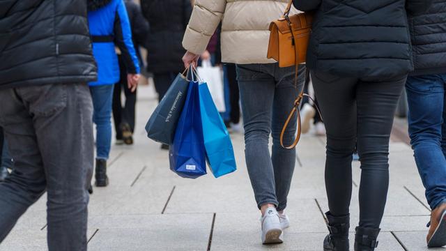 Statistik: Umsätze im Einzelhandel real um gut fünf Prozent gesunken