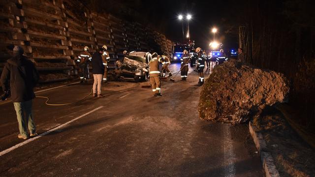 Abtenau: Zehn-Tonnen-Fels stürzt auf Straße in Österreich