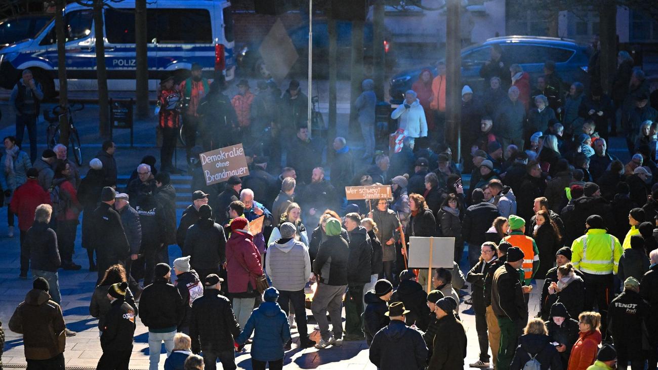 Manifestations : 300 personnes manifestent à Lübben contre la politique des feux tricolores
