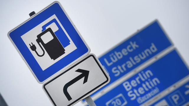 Autobahnen: Im E-Auto zur Ostsee? Ladepunkte an 36 Rastplätzen geplant