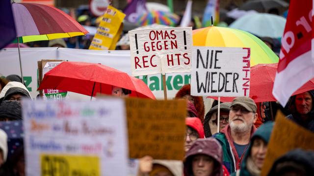 Nordwestmecklenburg: Etwa 380 Menschen bei Demo für Vielfalt in Grevesmühlen