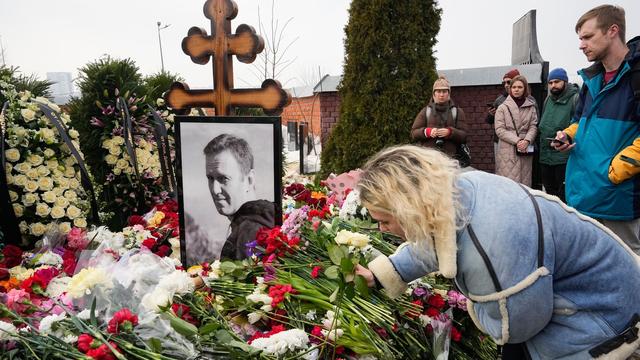 Russland: Menschen trauern weiter um Nawalny auf Friedhof in Moskau