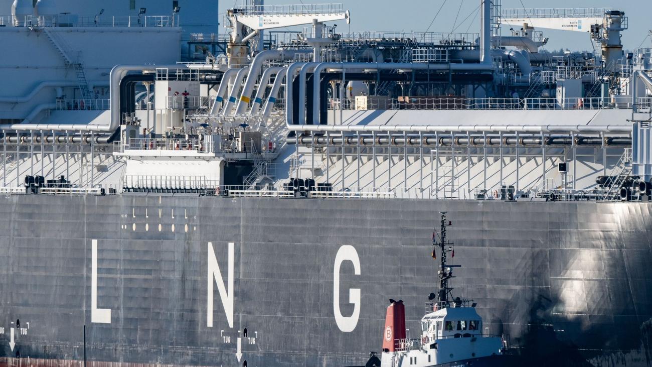 Gas: LNG-Terminal speist bei Probebetrieb erstmals Gas ein | DIE ZEIT
