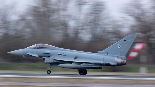 Luftverkehr: Eurofighter landet wegen Technik-Problemen in Stuttgart