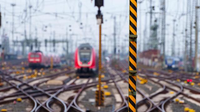 Bahnverkehr: Nach Streik will Deutsche Bahn am Samstag nach Plan fahren