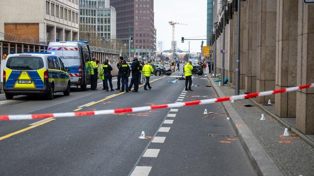 Verkehrsunfall: Mutter nach schwerem Verkehrsunfall in Berlin gestorben