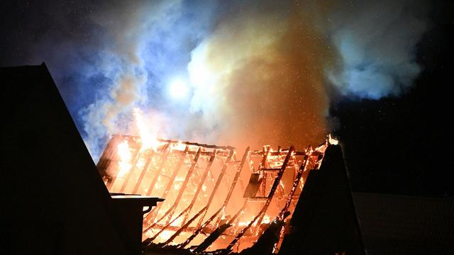 Brände: Feuer zerstört unbewohntes Einfamilienhaus in Stuttgart