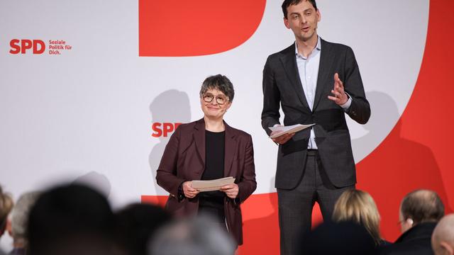 Parteien: Bewerber für SPD-Spitze stellen sich der Basis