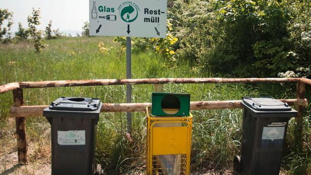 Gesellschaft: Detektive und Kameras: Kommunen kämpfen gegen Müllberge
