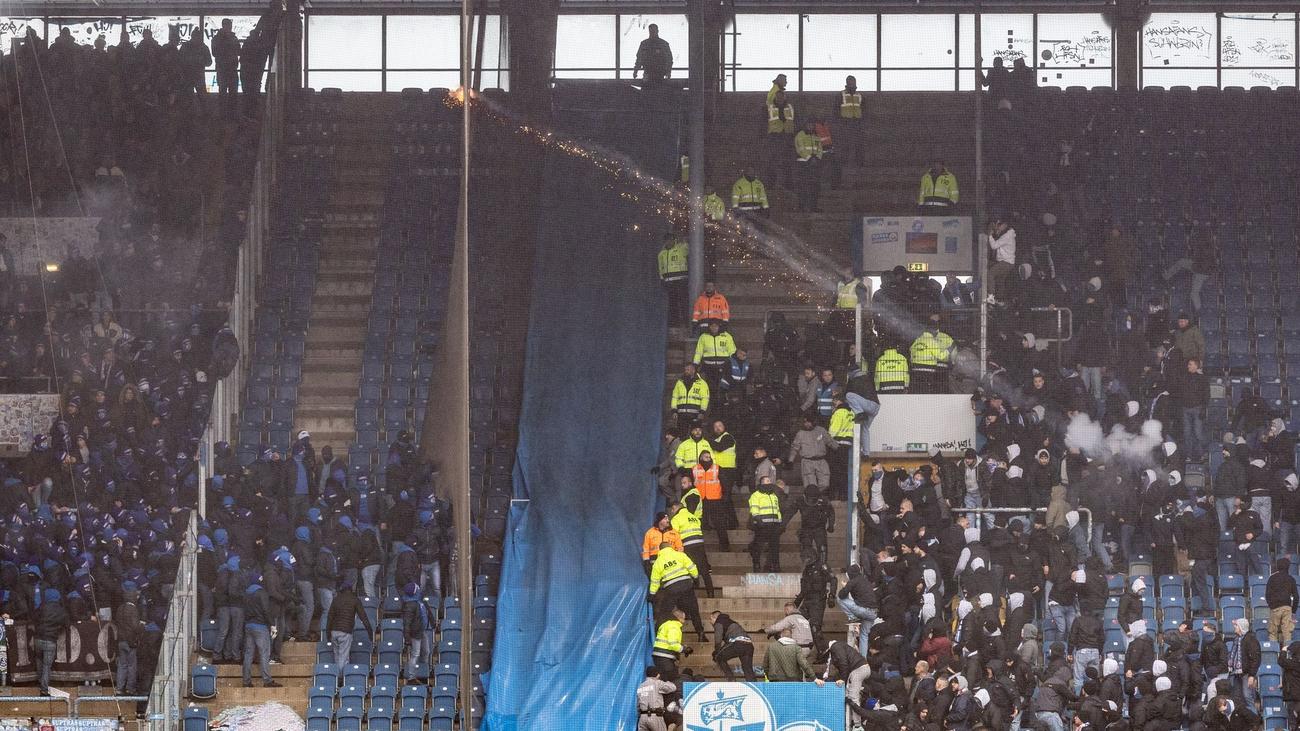 Fußball: Hansa Rostock in vier Fällen vor DFB-Sportgericht | ZEIT ONLINE