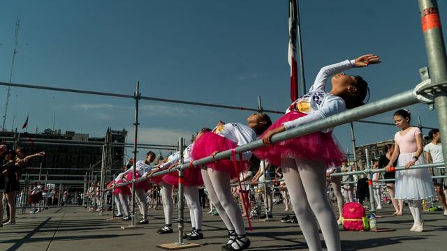 Kultur: Berliner Primaballerina gibt Ballettstunde in Mexiko