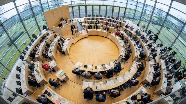 Landtag: Haushalt: CDU und Grüne von Verfassungsmäßigkeit überzeugt
