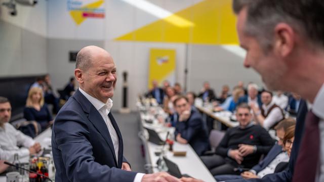 Bundestag: SPD begrüßt erste gehörlose Abgeordnete Heubach im Bundestag