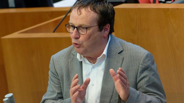 Debatte im Landtag: CDU und Grüne wollen Schwertransporte verlagern