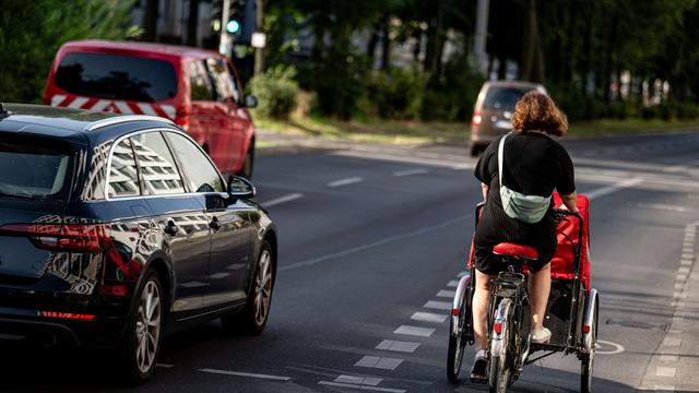 Verkehr: Forscher: Kinder in Lastenrädern oft ungeschützt