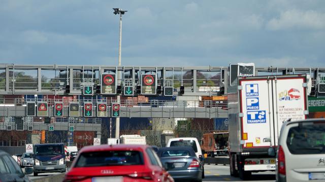Osterreiseverkehr: Auto- und Bahnfahrer brauchen in Hamburg mehr Zeit